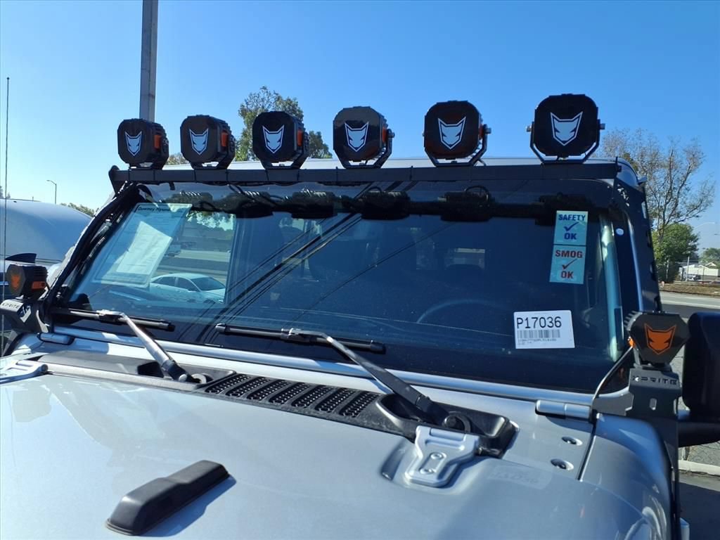 Used 2023 Jeep Gladiator Overland AWD/4WD image 11