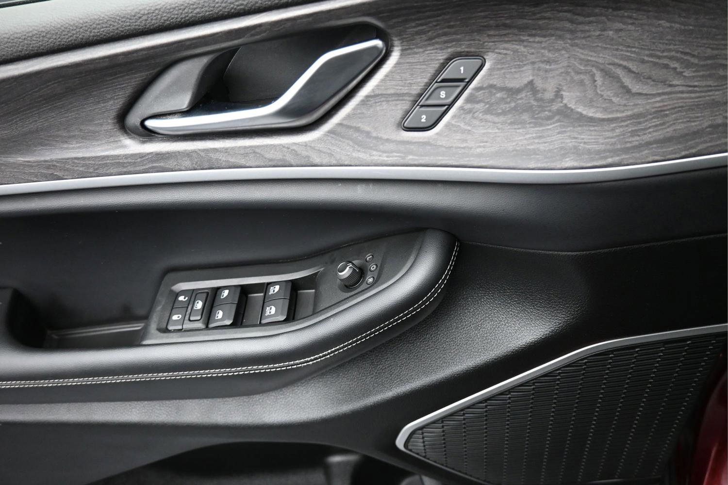 Used 2021 Jeep Grand Cherokee L Limited AWD/4WD image 19