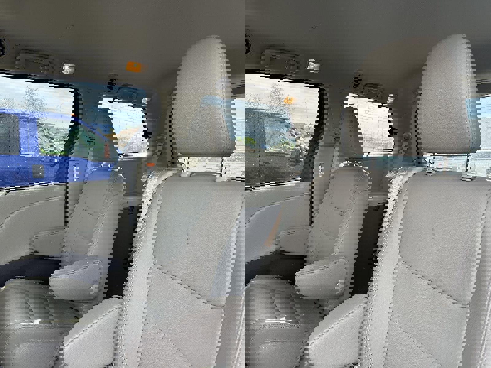 Used 2018 Toyota Sienna XLE w/ XLE Navigation Package image 9