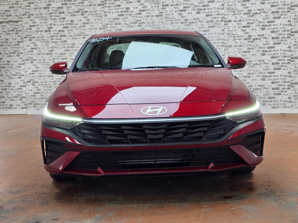 New 2026 Hyundai Elantra SE image 2