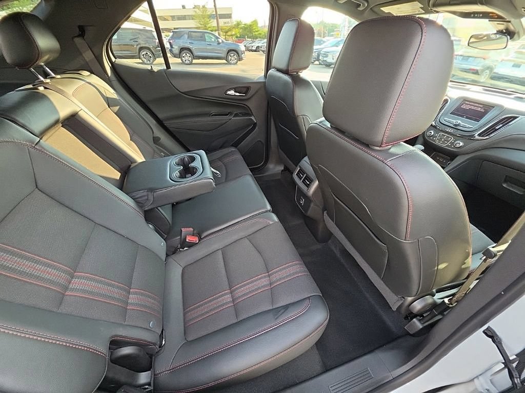Used 2023 Chevrolet Equinox RS AWD/4WD image 28