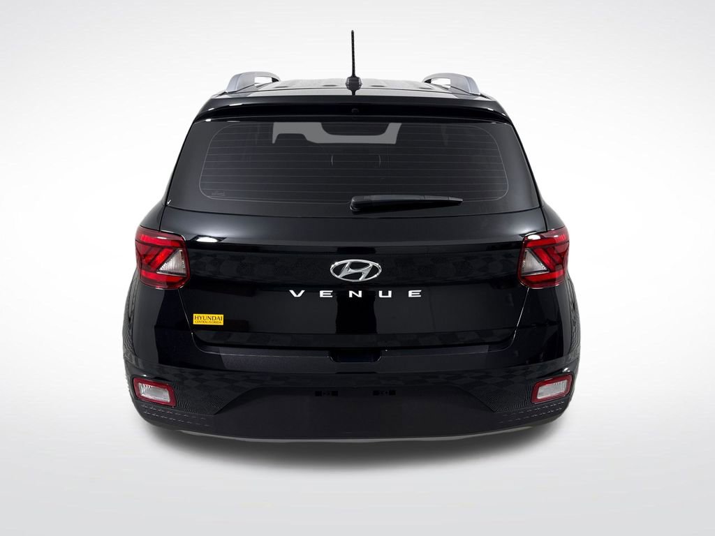 Used 2024 Hyundai Venue SEL image 5
