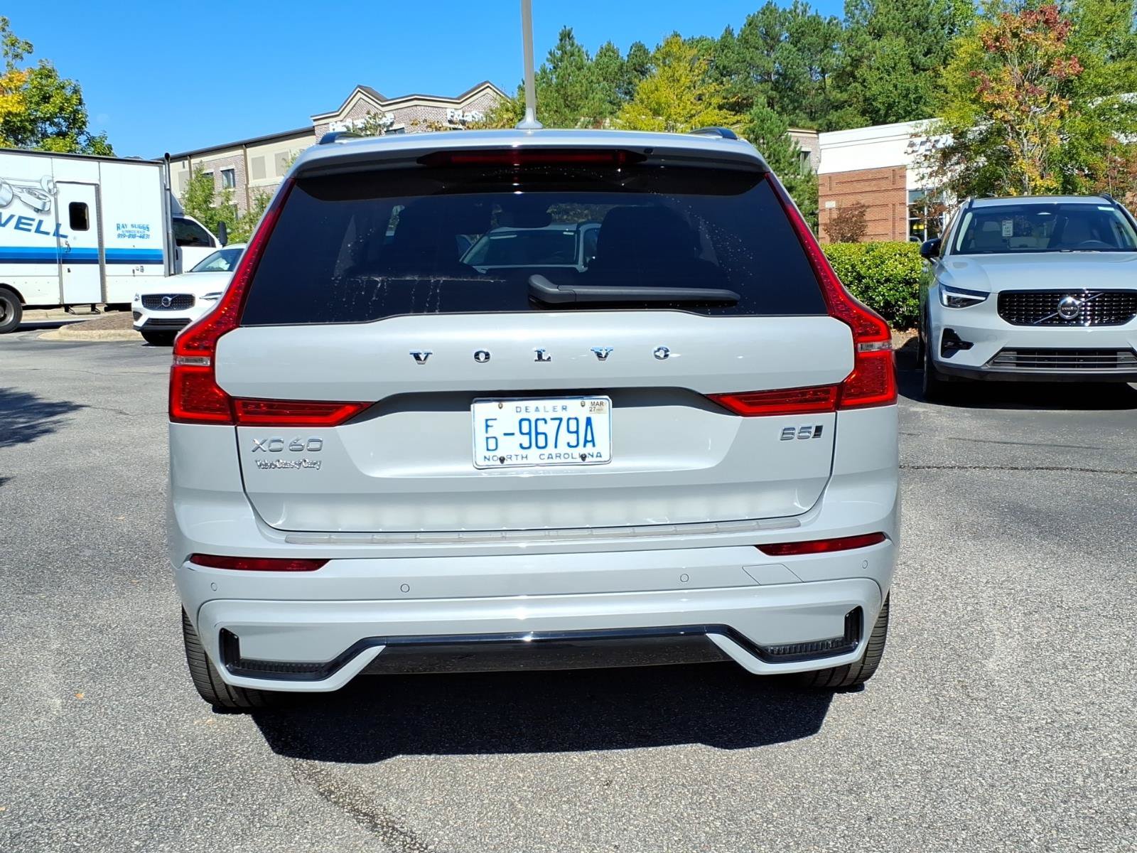 Certified 2024 Volvo XC60 B5 Ultimate w/ Protection Package Premier AWD/4WD image 4