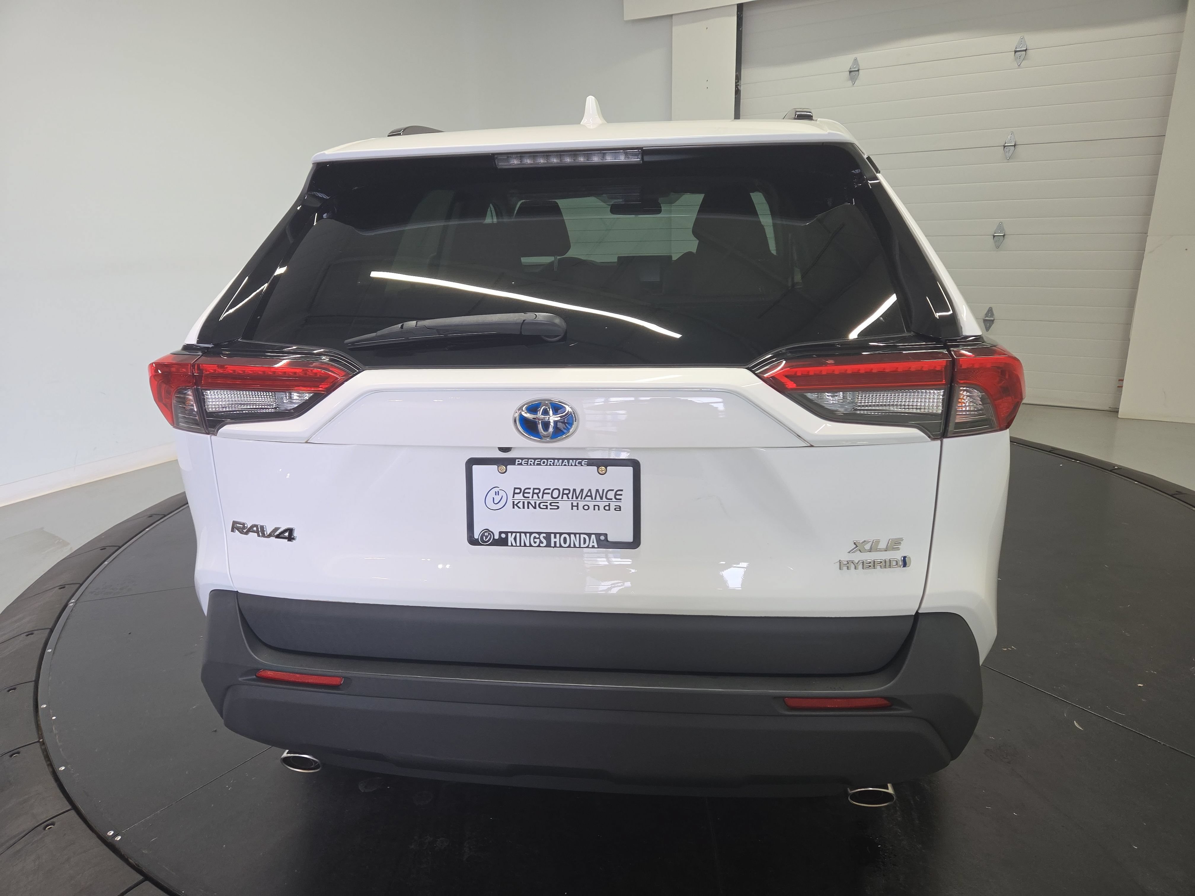 Used 2021 Toyota RAV4 XLE AWD/4WD image 8
