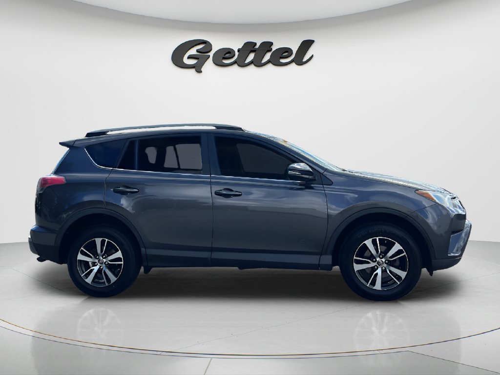 Used 2018 Toyota RAV4 XLE FWD image 4
