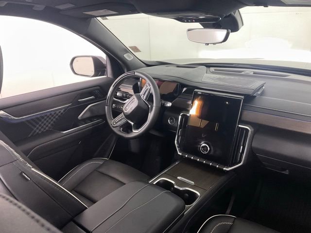 Used 2024 GMC Acadia Denali w/ Super Cruise Package image 30