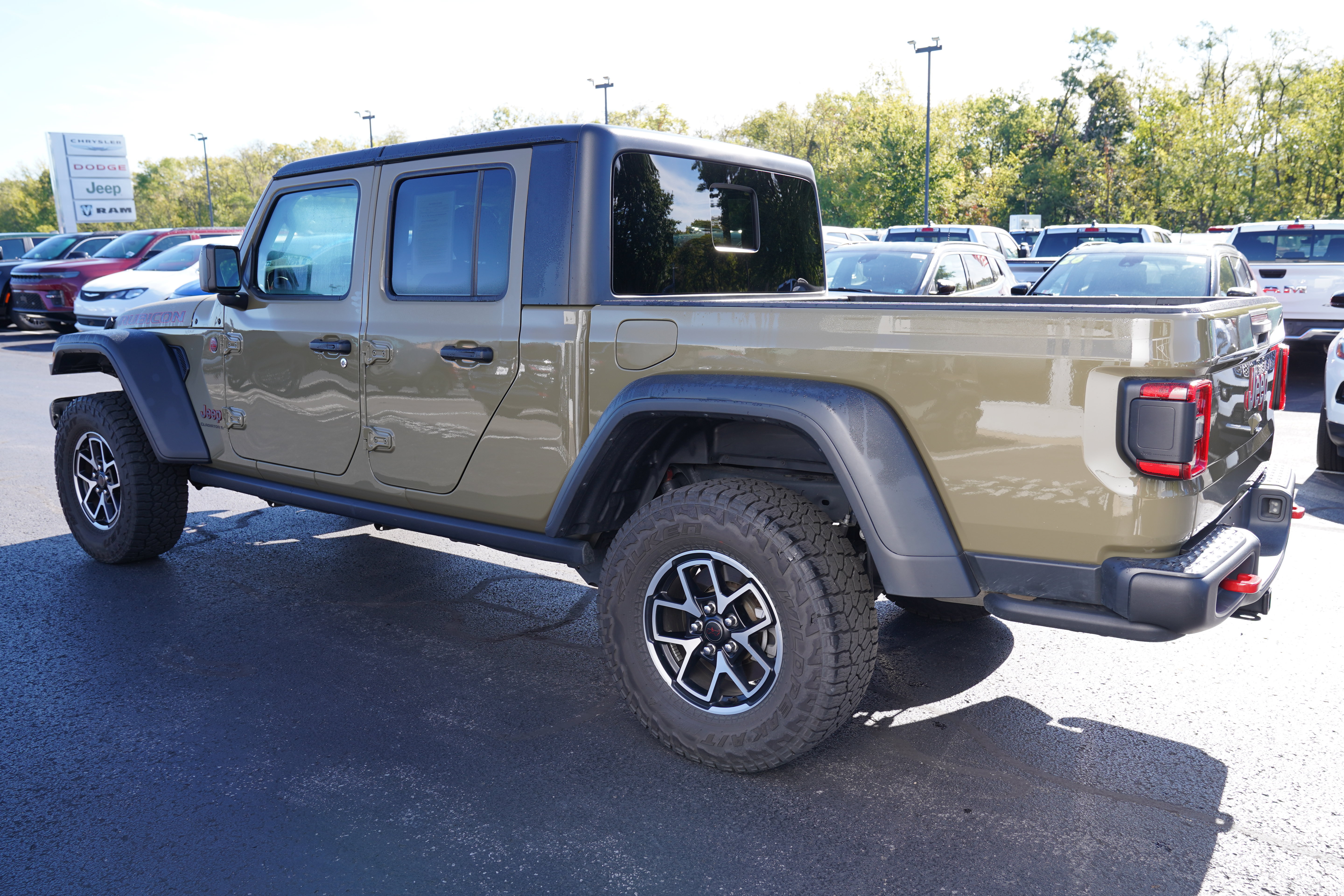 Used 2026 Jeep Gladiator Rubicon AWD/4WD image 8