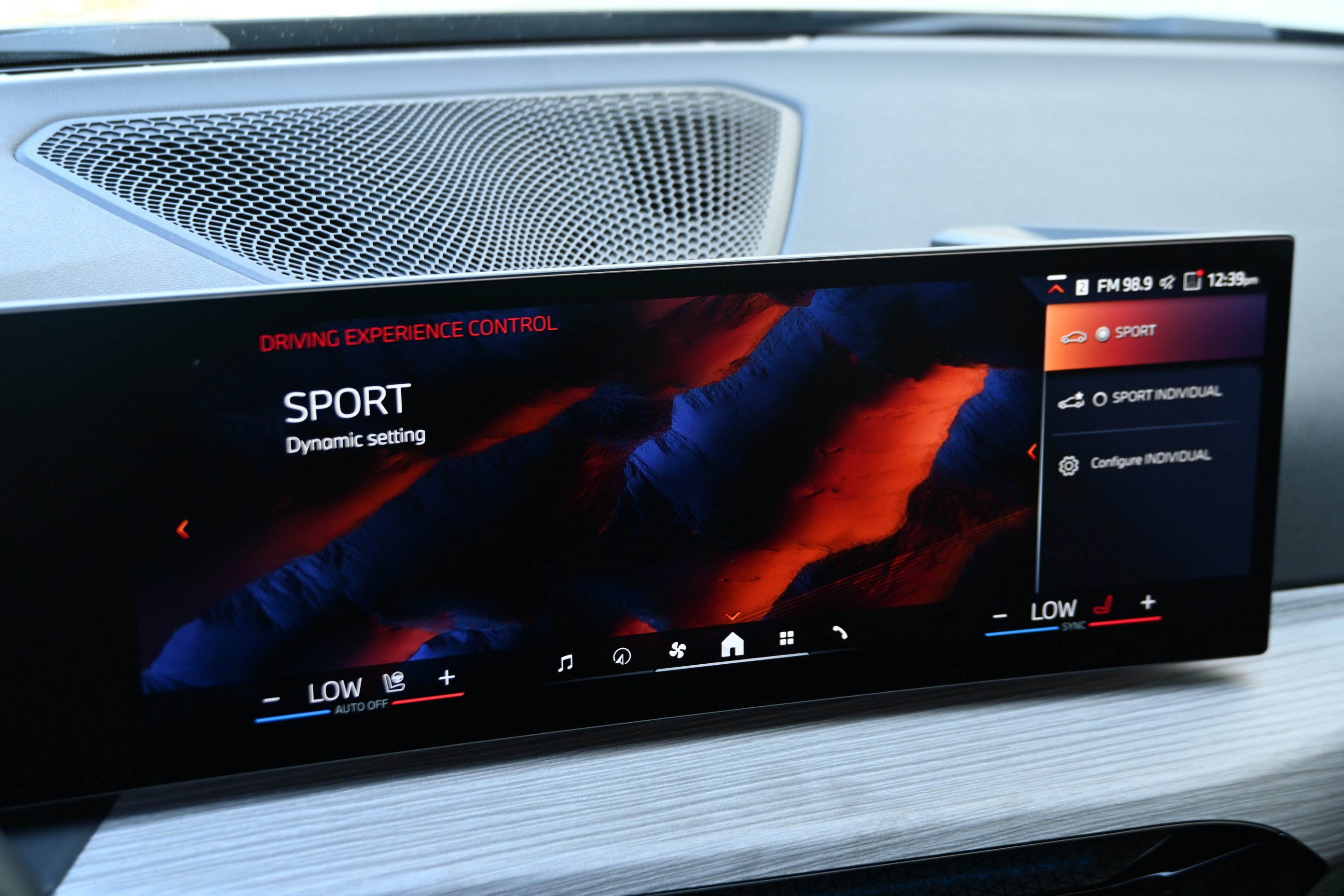 Certified 2025 BMW i4 eDrive40 RWD image 32