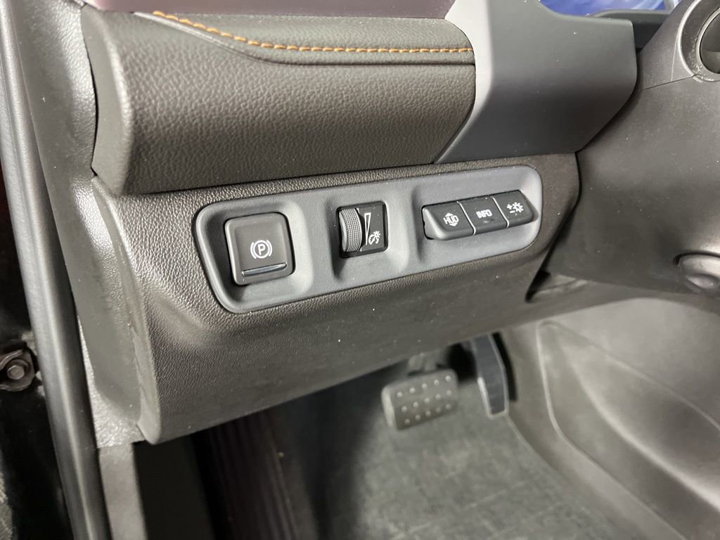 Used 2022 GMC Acadia AT4 w/ Technology Package image 29