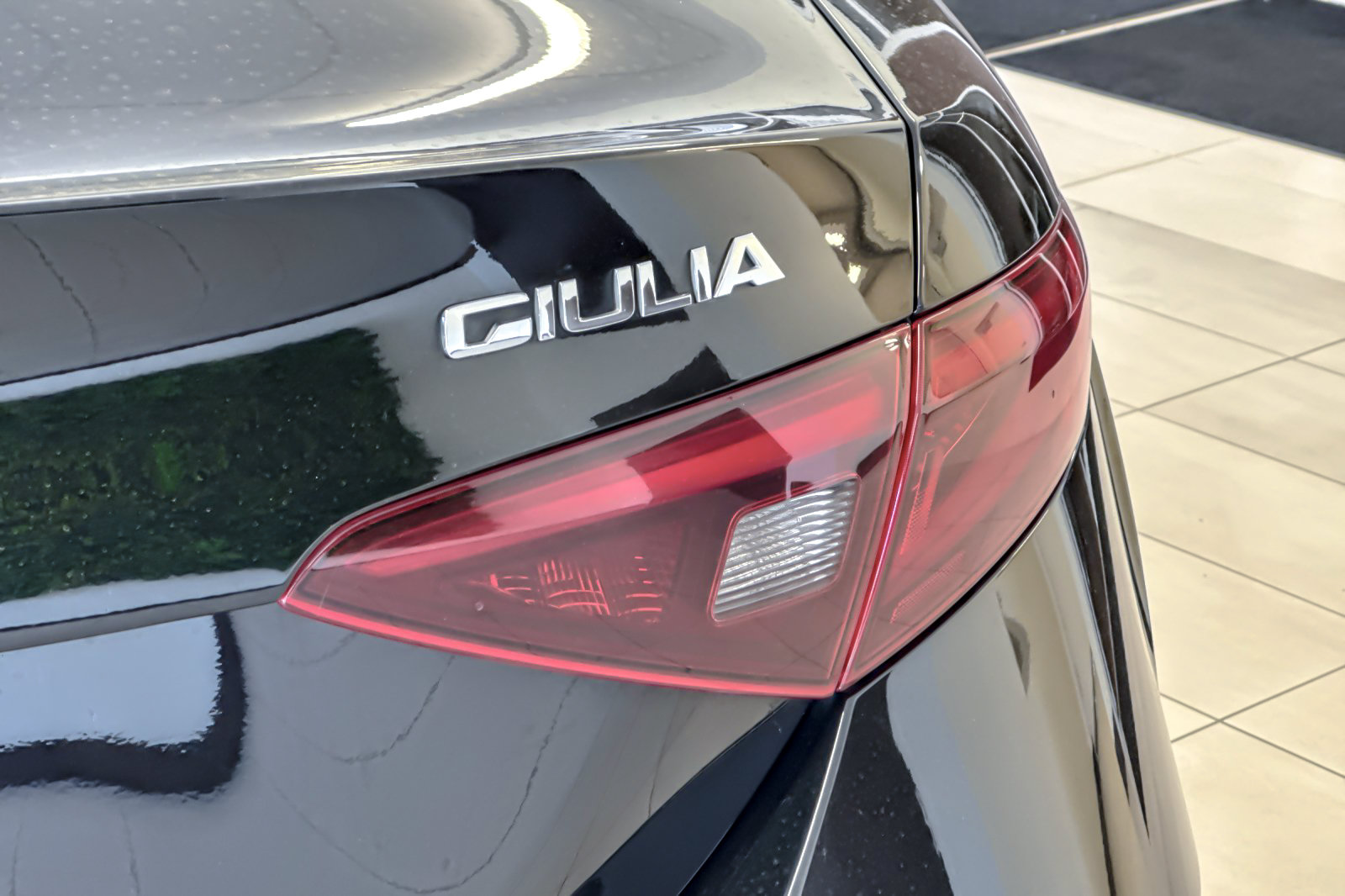 Used 2020 Alfa Romeo Giulia RWD image 26
