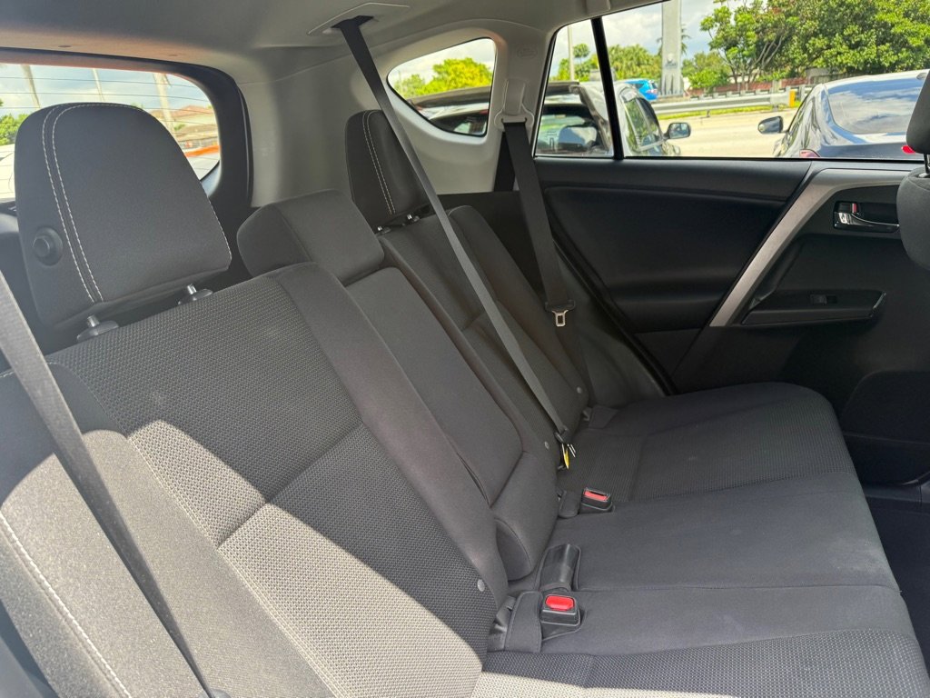 Used 2018 Toyota RAV4 XLE image 29