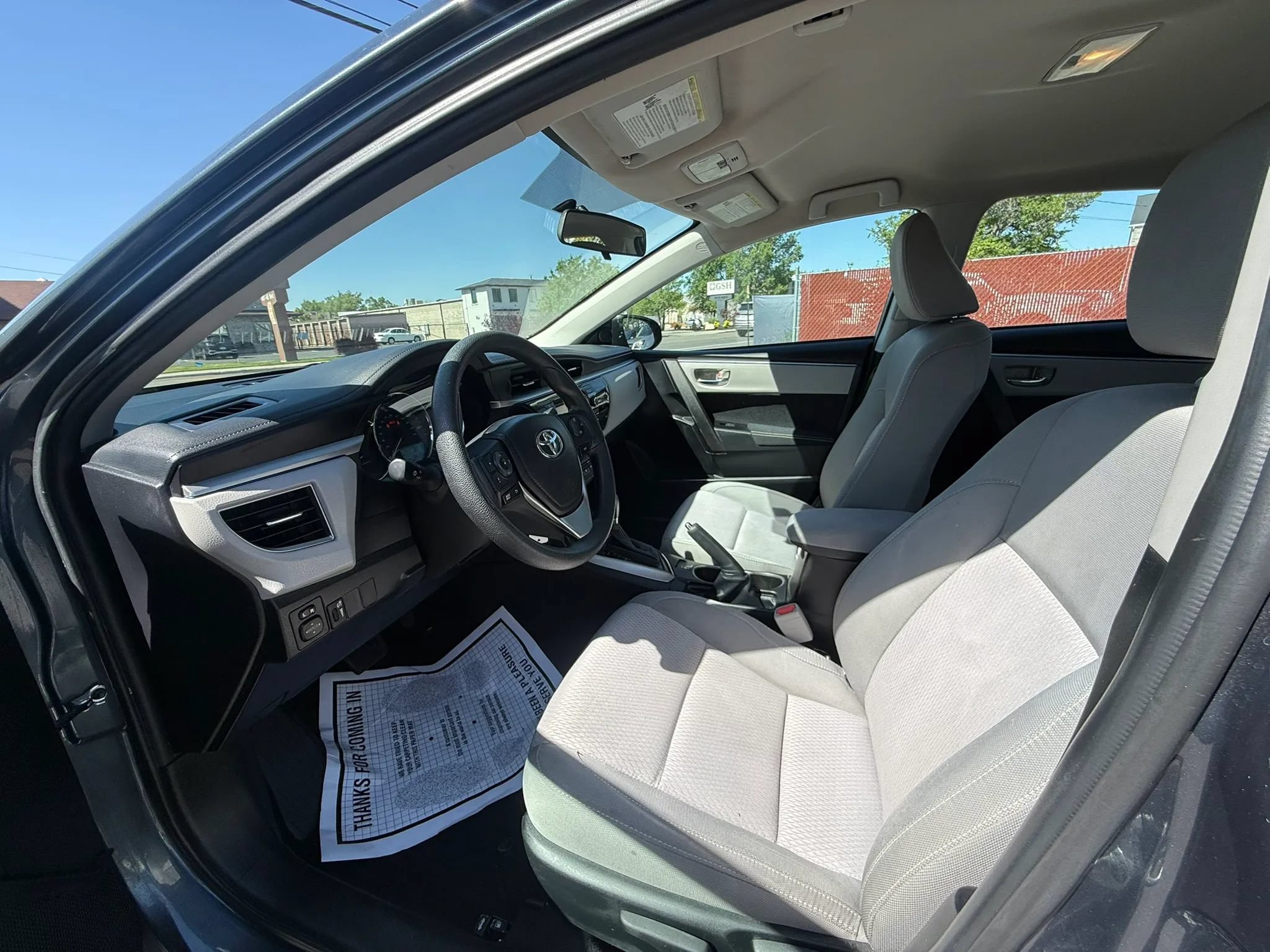 Used 2015 Toyota Corolla LE FWD image 10