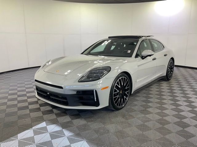 Used 2024 Porsche Panamera 4 image 1