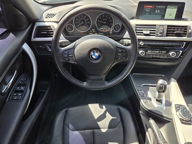 Used 2017 BMW 320i xDrive Sedan image 16
