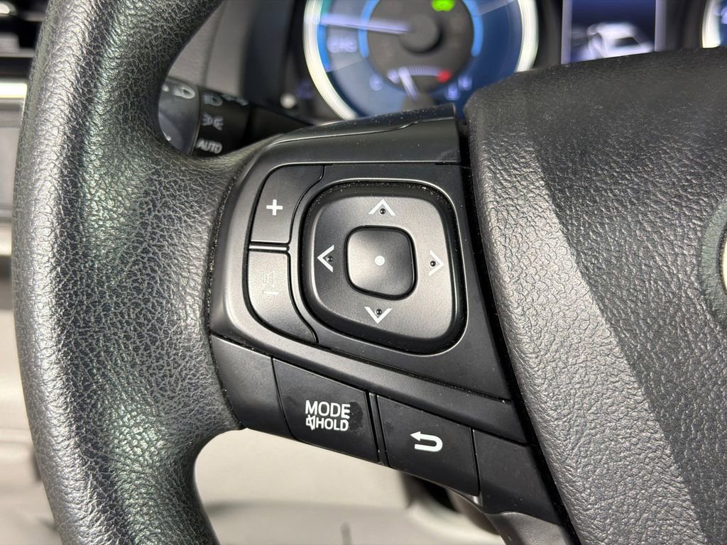 Used 2017 Toyota Camry LE image 24