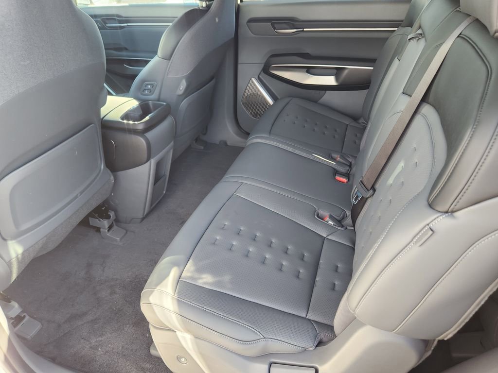 New 2026 Kia EV9 Wind image 11