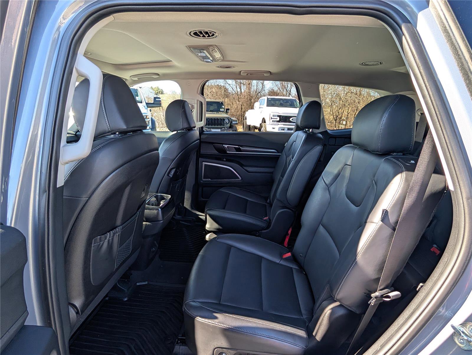 Used 2024 Kia Telluride S w/ S Sunroof Package image 14