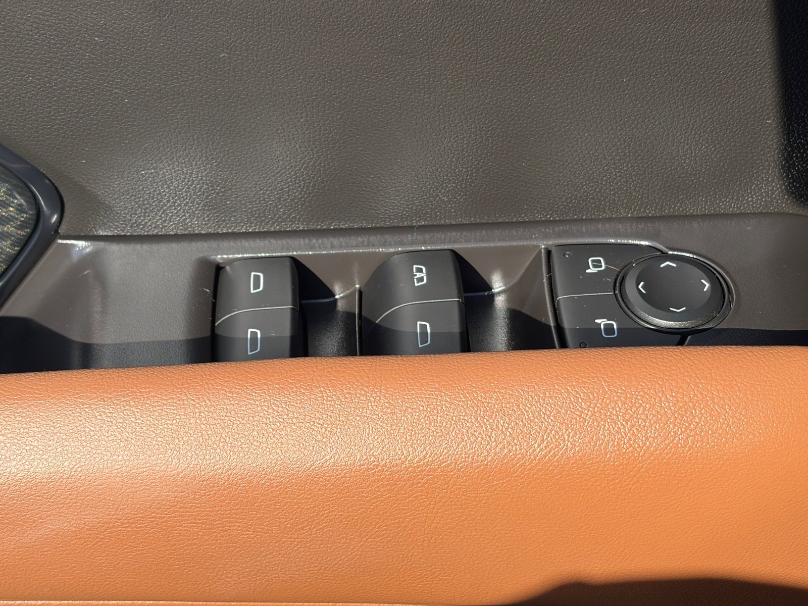 Used 2025 GMC Canyon AT4 w/ Technology Plus Package AWD/4WD image 16
