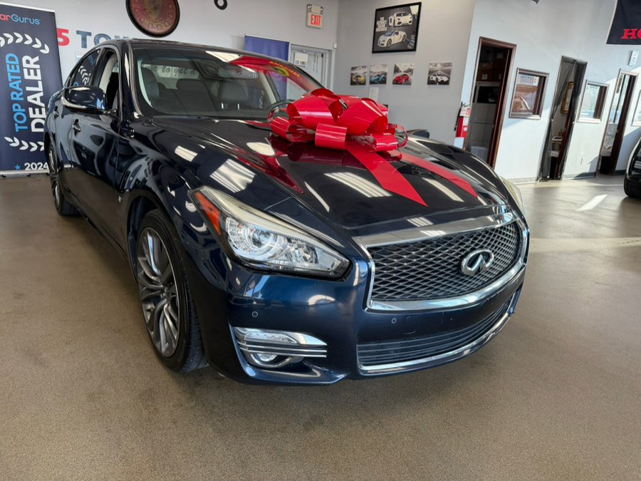 Used 2019 INFINITI Q70 Luxe RWD image 3