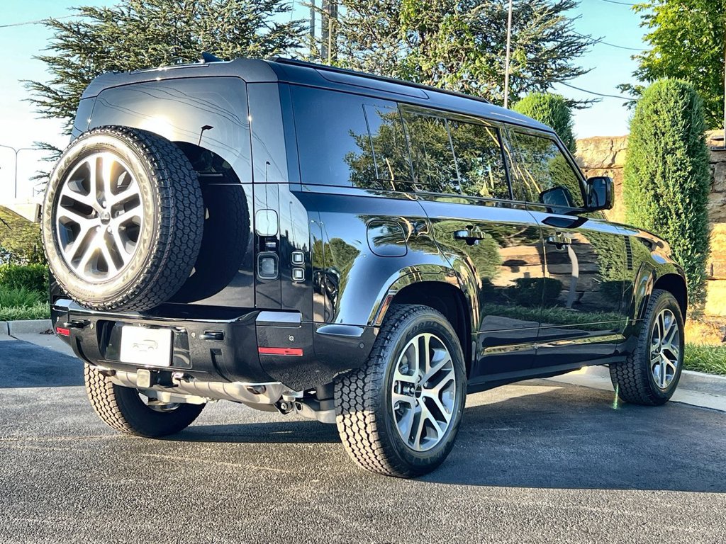 New 2026 Land Rover Defender 110 X-Dynamic SE AWD/4WD image 5