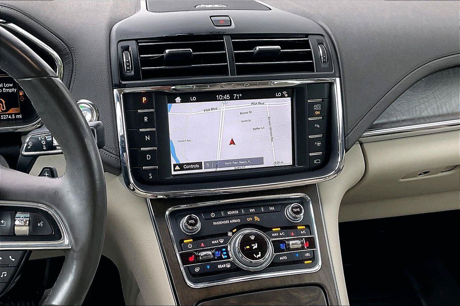 Used 2019 Lincoln Continental Reserve AWD/4WD image 9