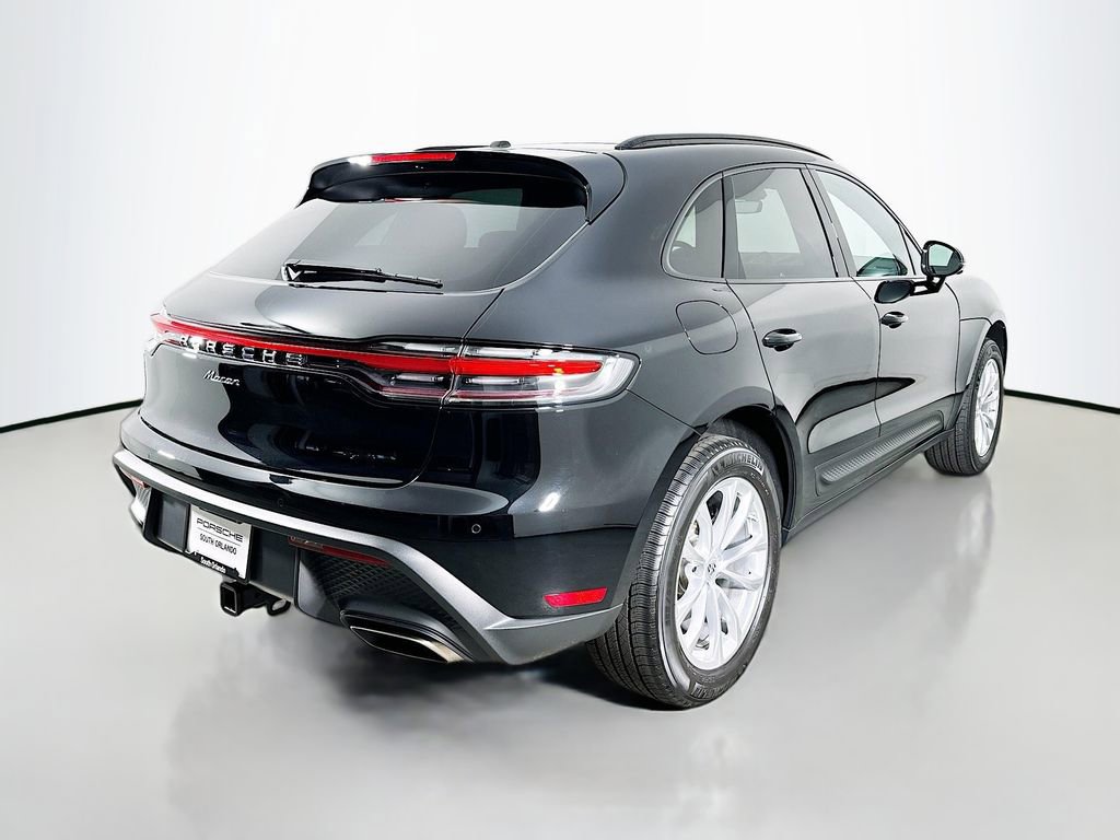 Used 2025 Porsche Macan image 9