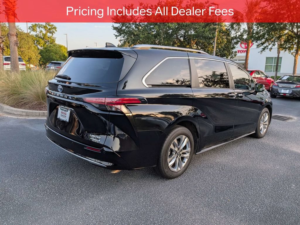 Certified 2023 Toyota Sienna Limited FWD image 5