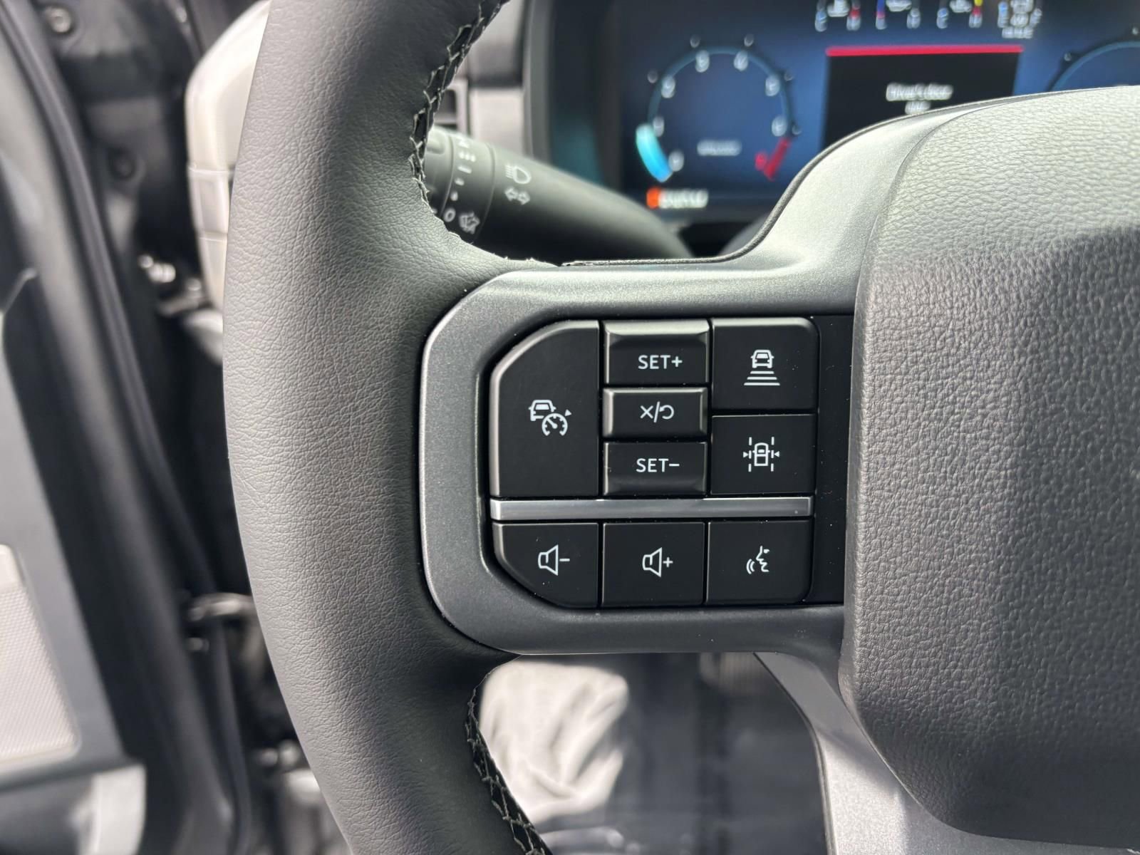 New 2025 Ford F150 Lariat w/ Equipment Group 501A Mid image 18