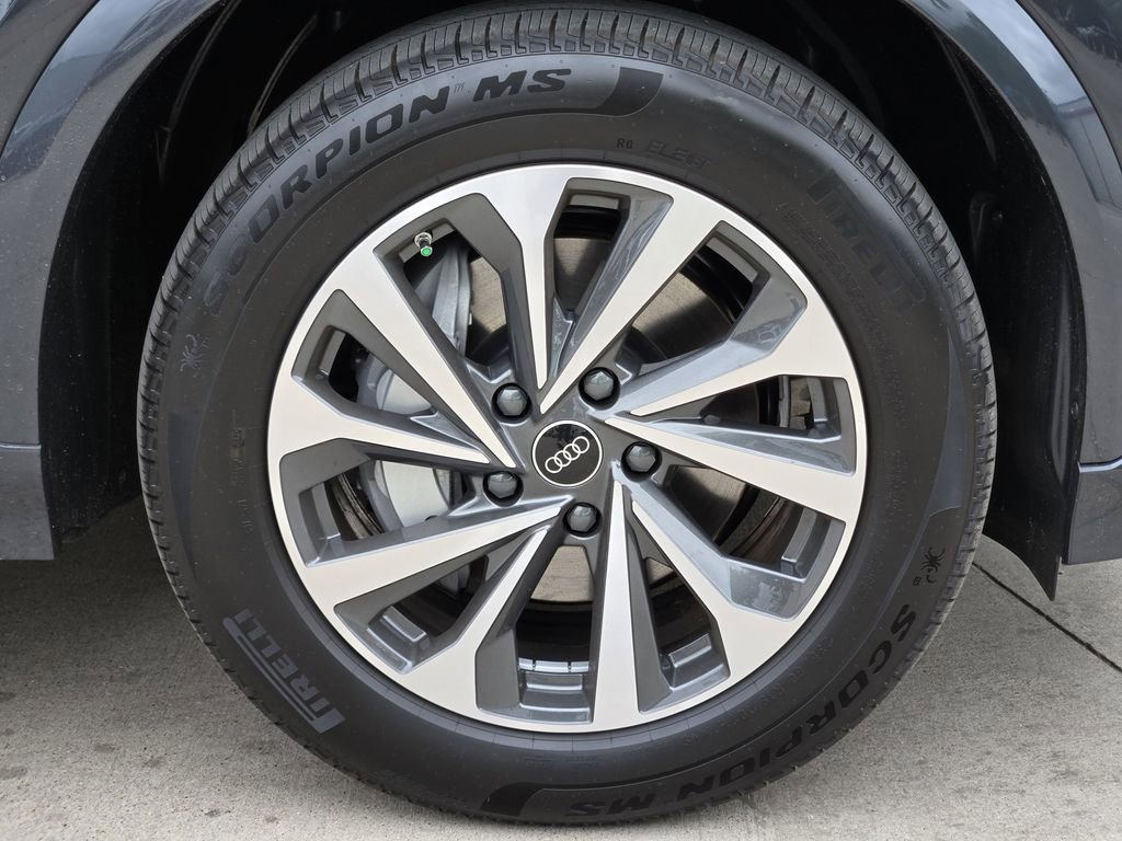 New 2027 Audi Q6 e-tron Premium AWD/4WD image 16