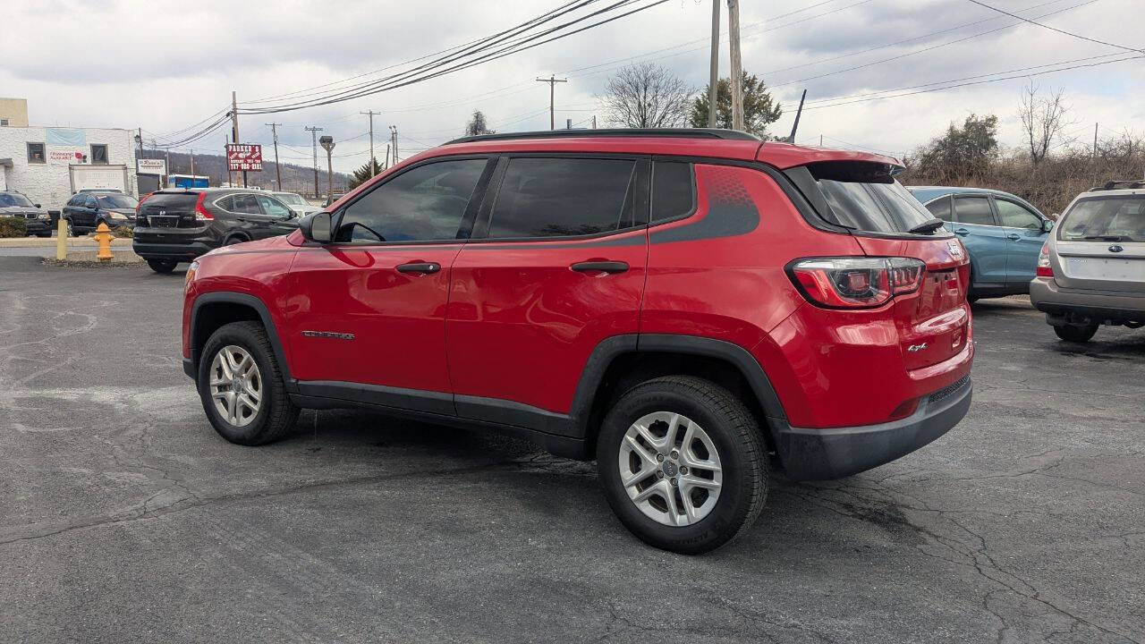 Used 2018 Jeep Compass Sport w/ Mopar Graphics Package AWD/4WD image 12