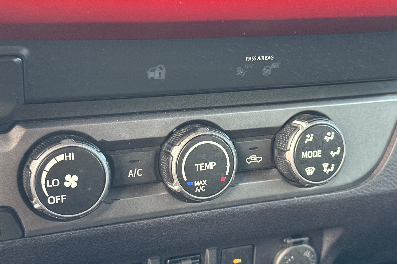 Used 2019 Toyota Tacoma TRD Sport w/ Technology Package RWD image 23