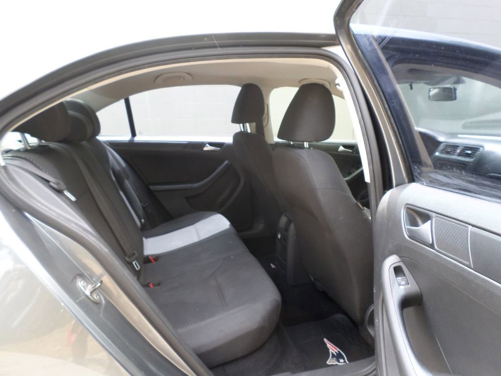 Used 2014 Volkswagen Jetta S image 12