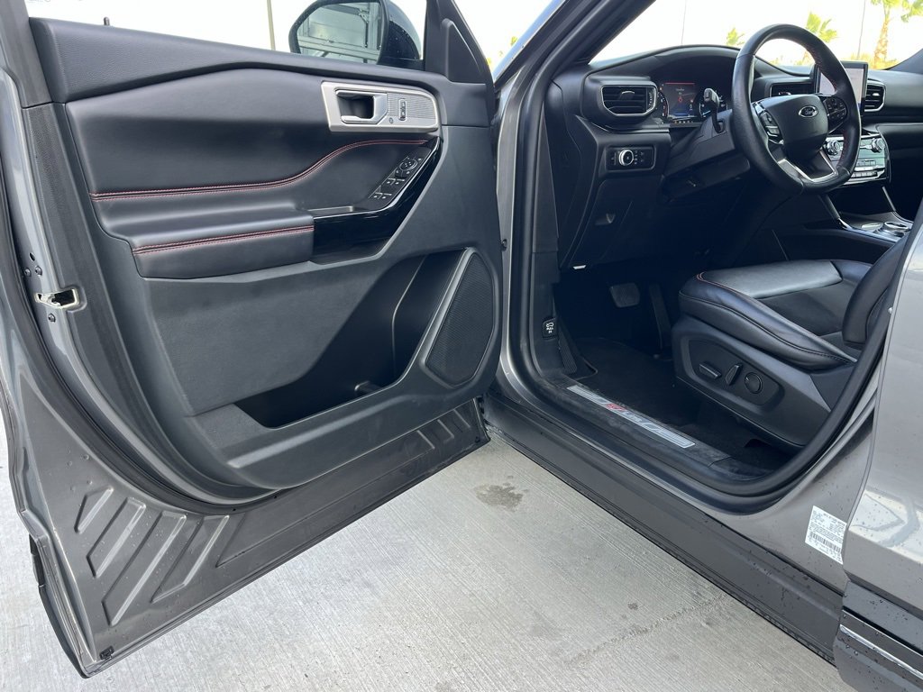 Used 2023 Ford Explorer ST-Line w/ Class IV Trailer Tow Package image 14