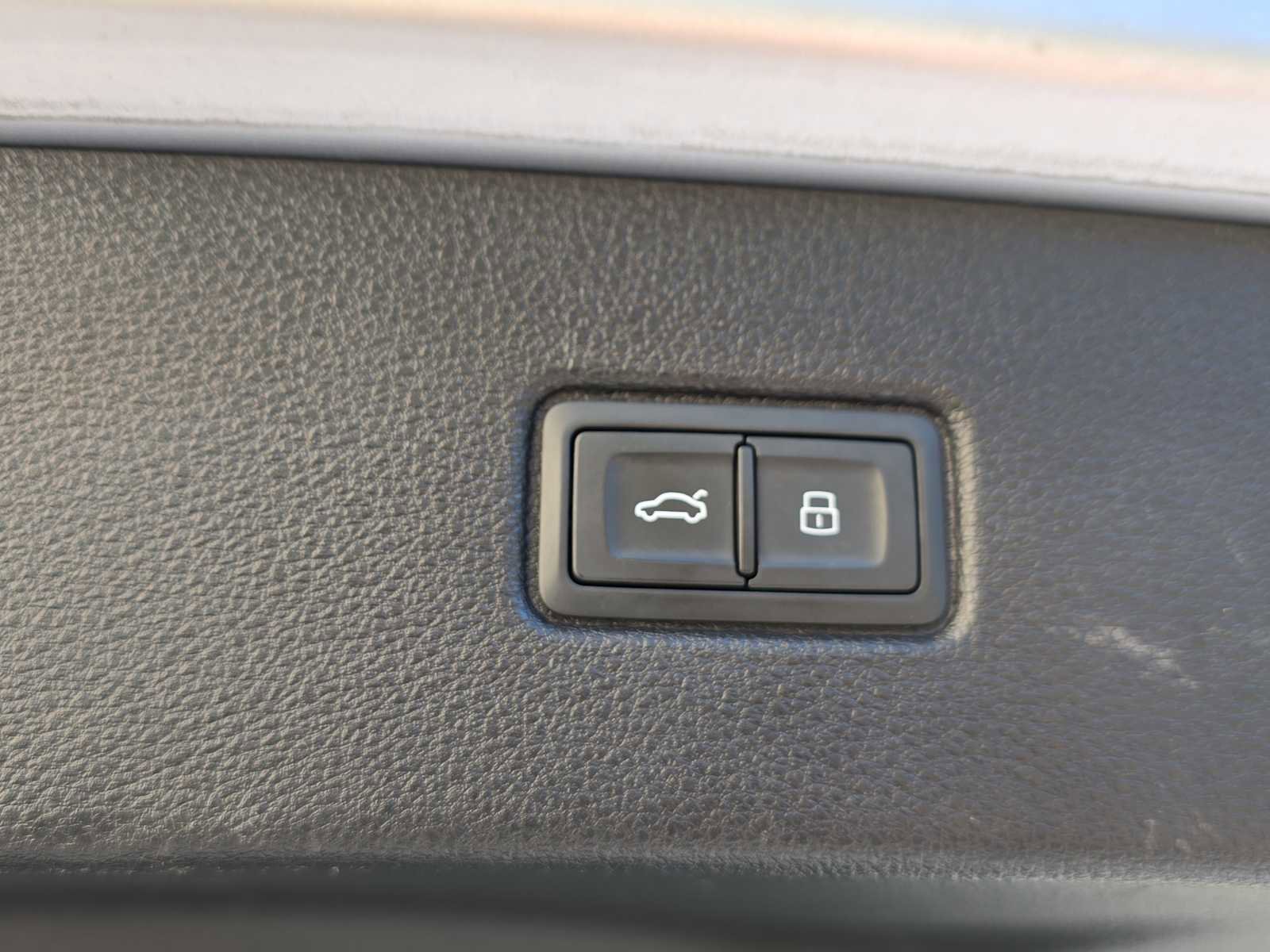 Used 2018 Audi Q7 3.0T Prestige w/ Prestige Package image 12