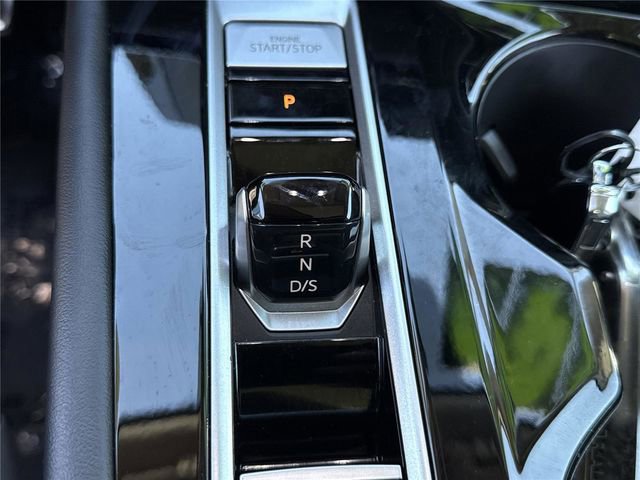 Used 2025 Volkswagen Atlas Peak Edition SE image 23