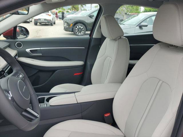 New 2025 Hyundai Sonata SEL image 8