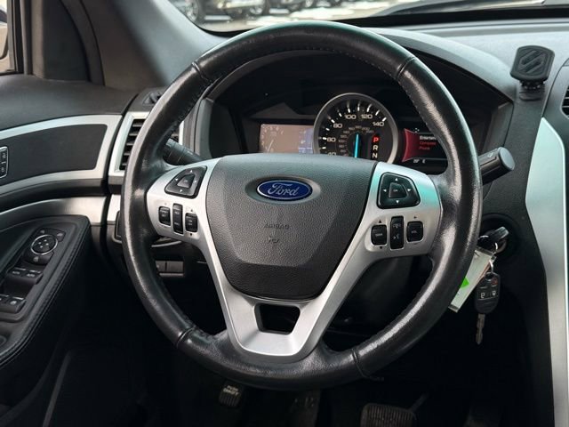 Used 2015 Ford Explorer XLT w/ Equipment Group 202A image 5