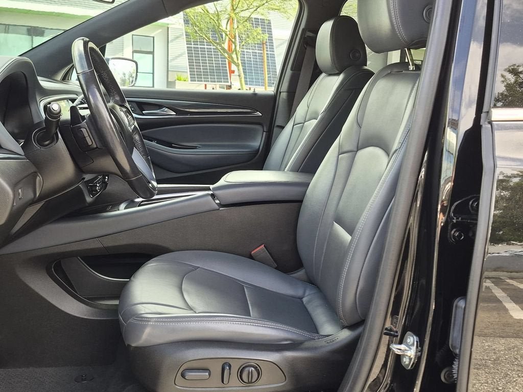 Used 2024 Buick Enclave Essence FWD image 21