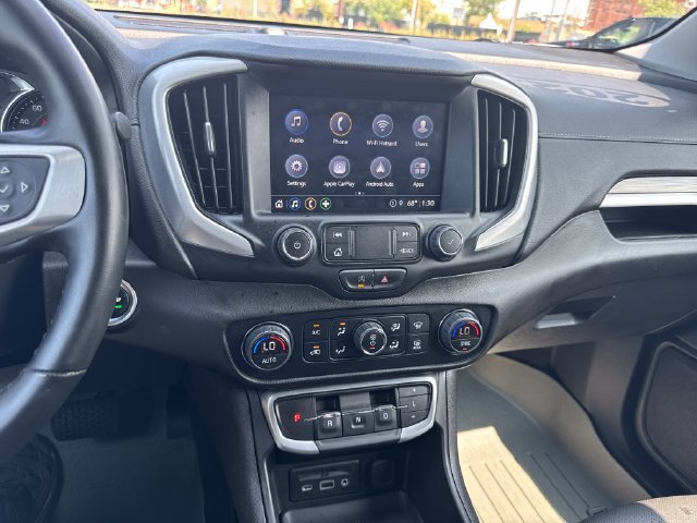 Used 2024 GMC Terrain SLT AWD/4WD image 18