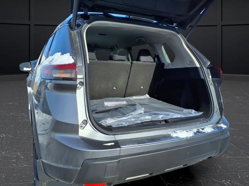 New 2026 Nissan Rogue SV image 8