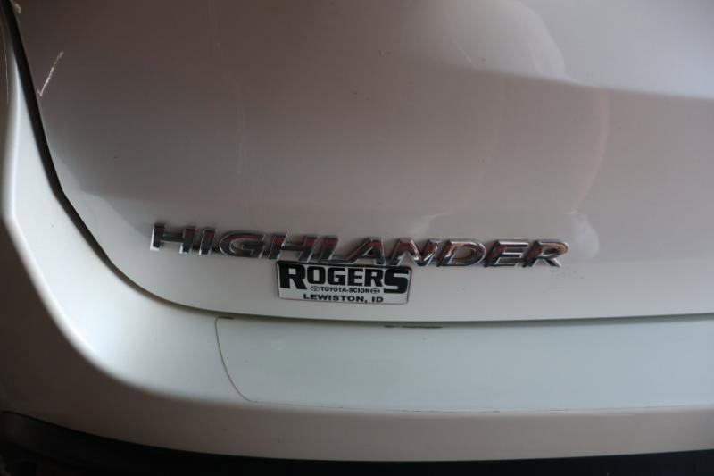 Used 2016 Toyota Highlander Plus AWD/4WD image 8
