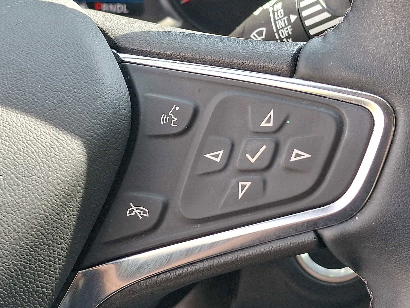 Used 2023 Chevrolet Equinox LT AWD/4WD image 22