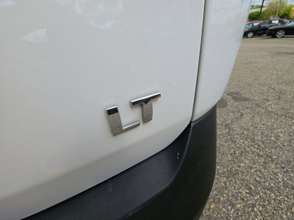 Used 2023 Chevrolet Traverse LT AWD/4WD image 36