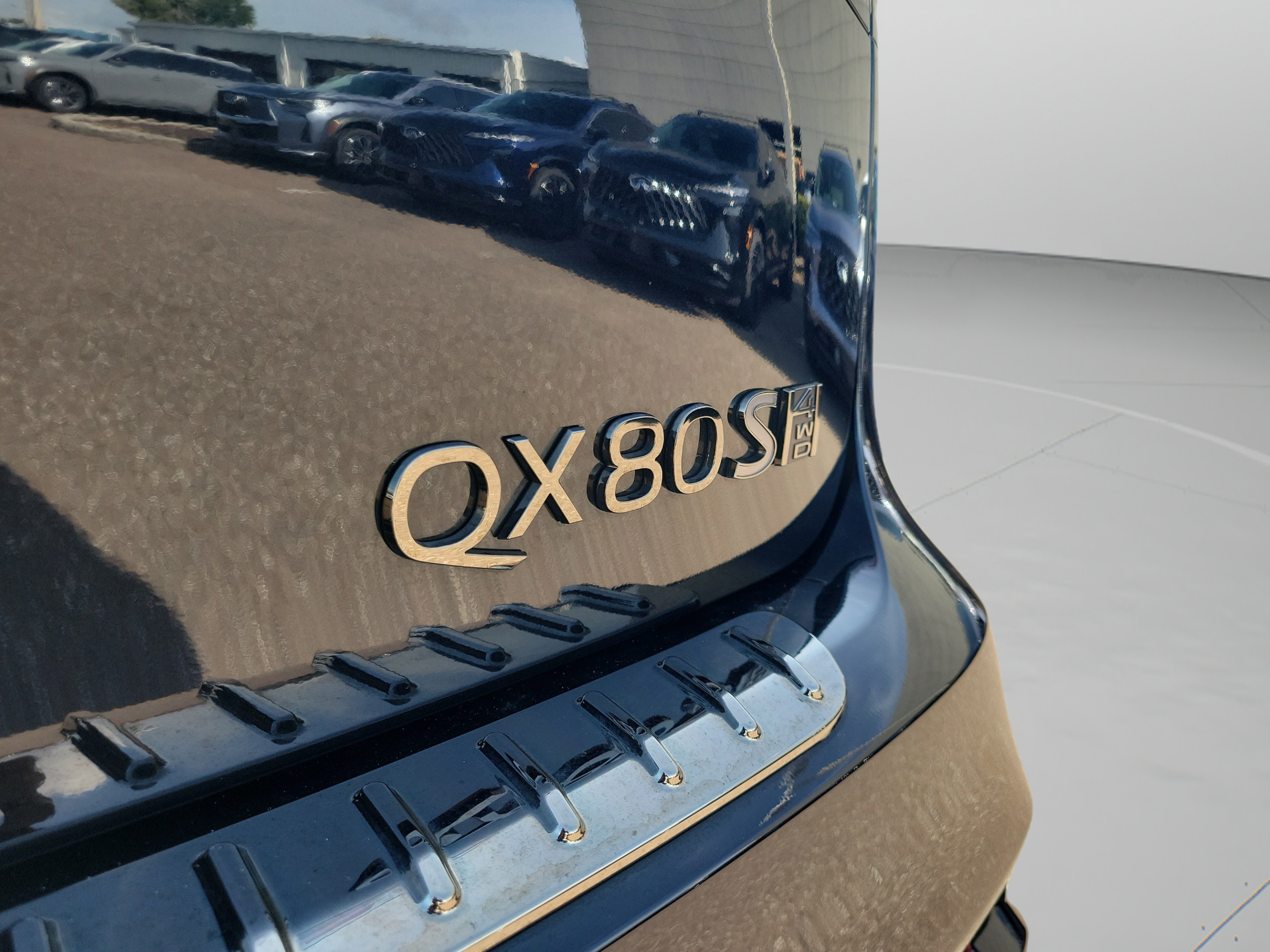Certified 2026 INFINITI QX80 4WD w/ Sport Exterior Package image 50