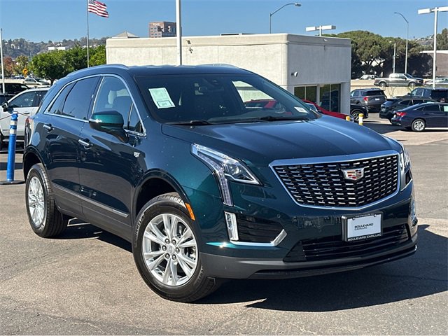 New 2025 Cadillac XT5 Luxury