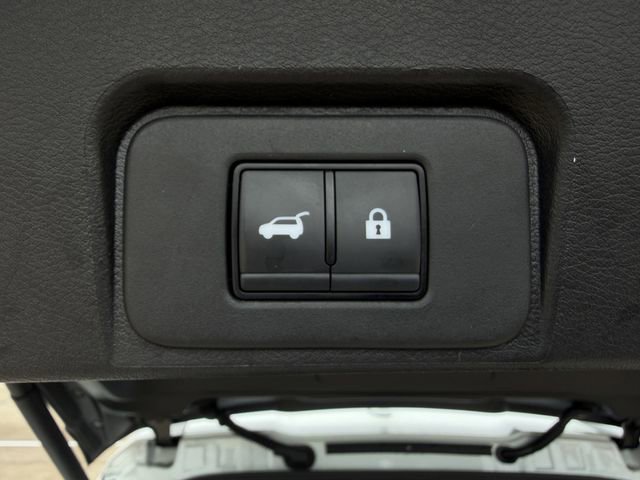 Used 2025 Nissan Rogue SV FWD image 29