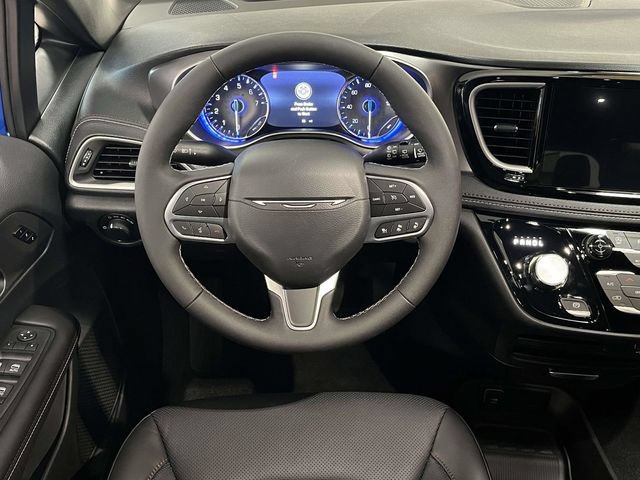 New 2027 Chrysler Pacifica Select FWD image 14