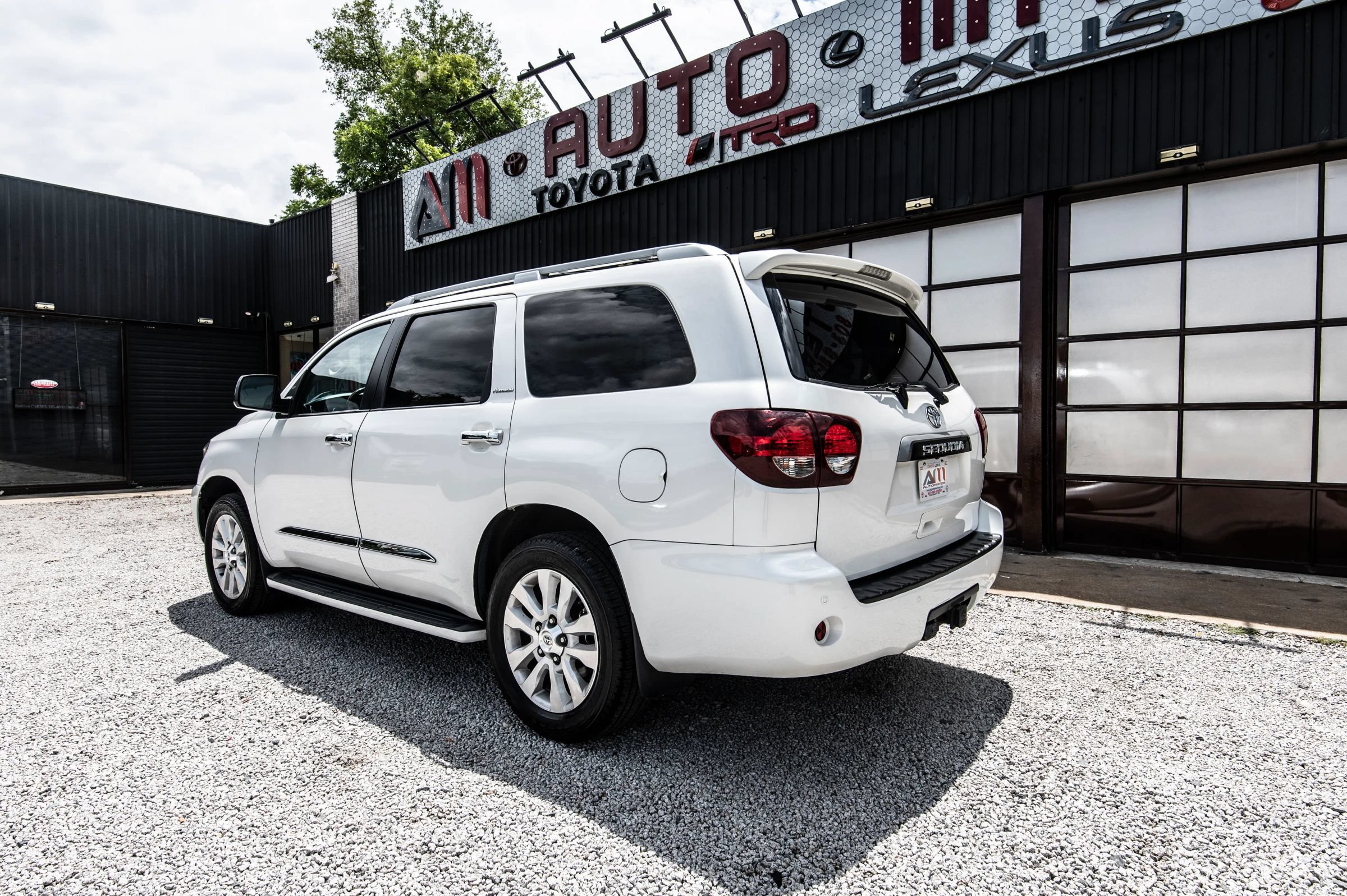 Used 2020 Toyota Sequoia Platinum RWD image 8