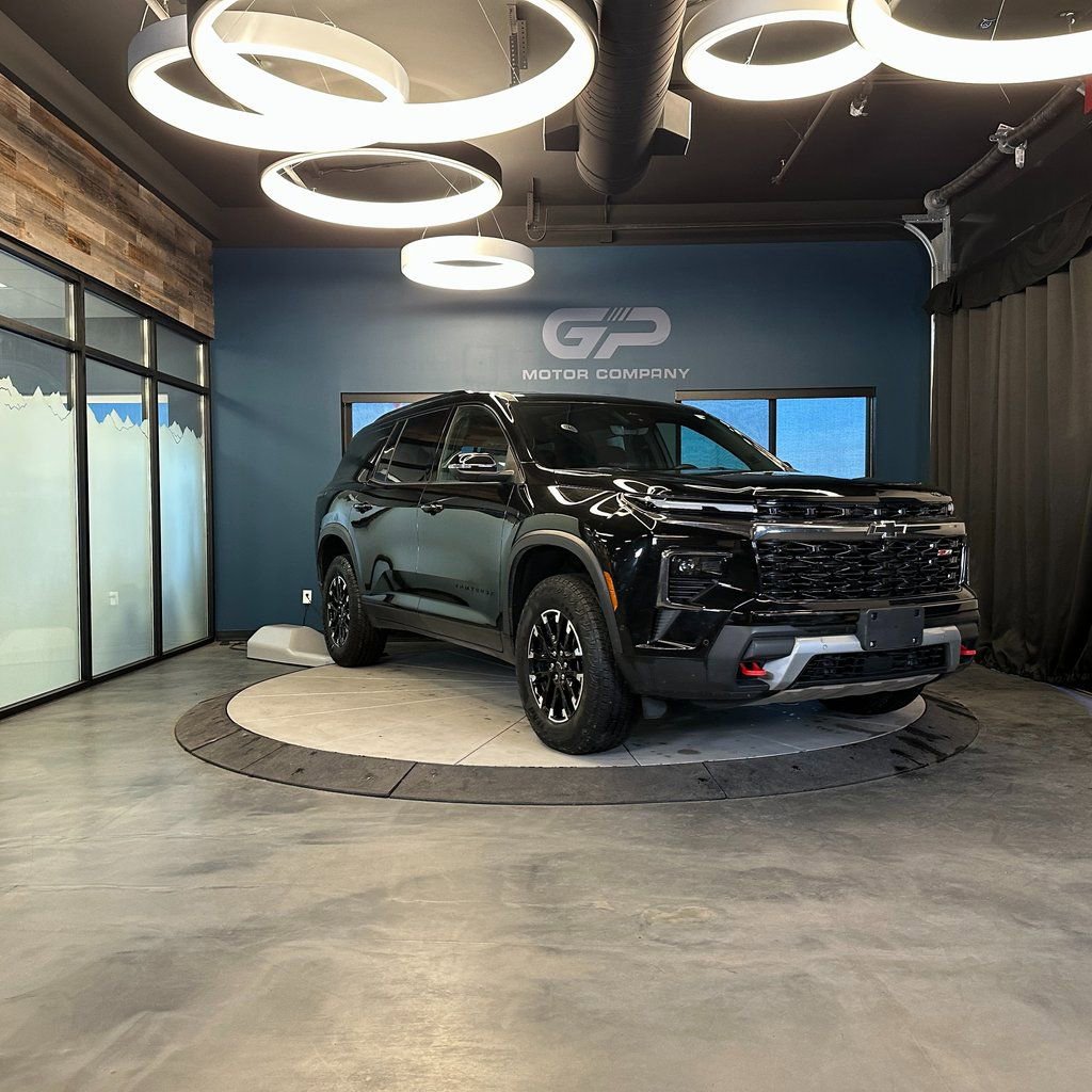 Used 2024 Chevrolet Traverse Z71 w/ Enhanced Driving Package