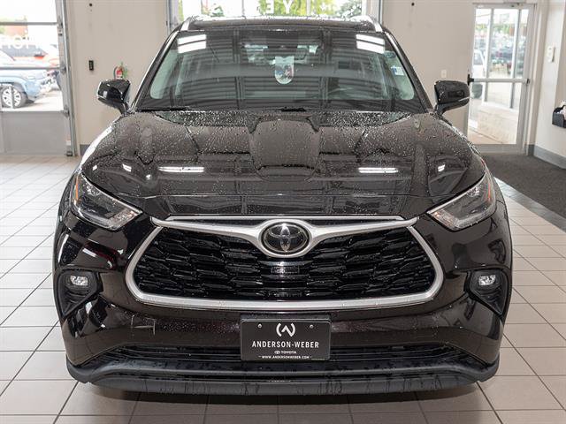 Used 2021 Toyota Highlander XLE AWD/4WD image 4